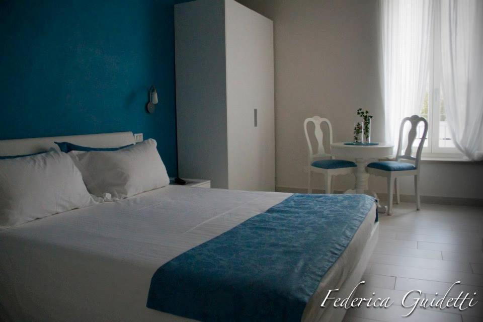 Rooms Il Punto ペスキエーラ・デル・ガルダ 部屋 写真